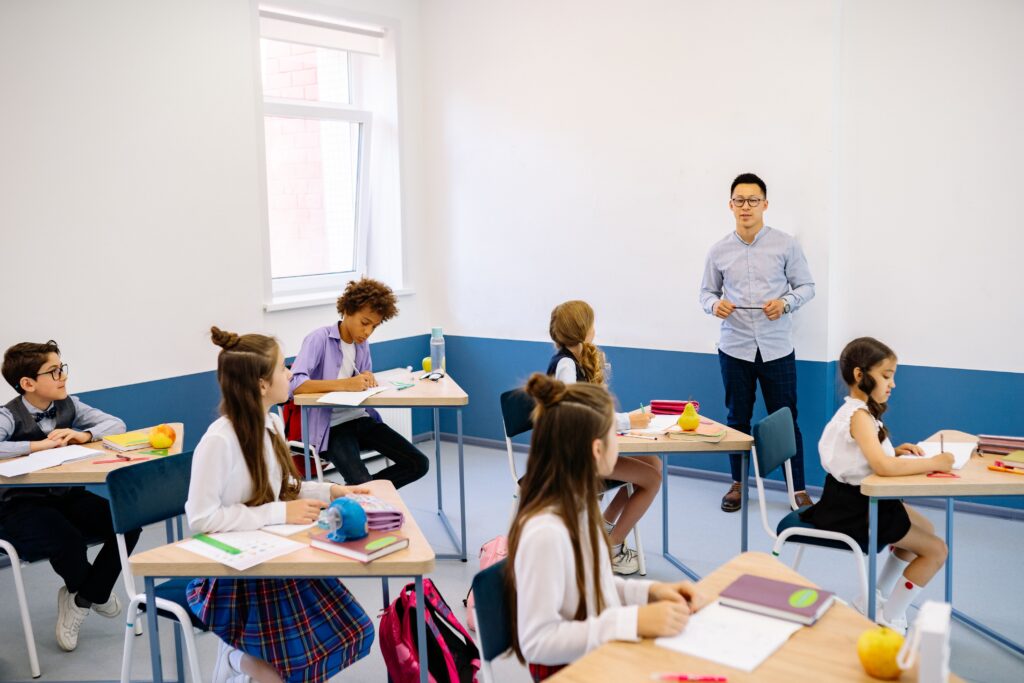 Students With Scattered Minds