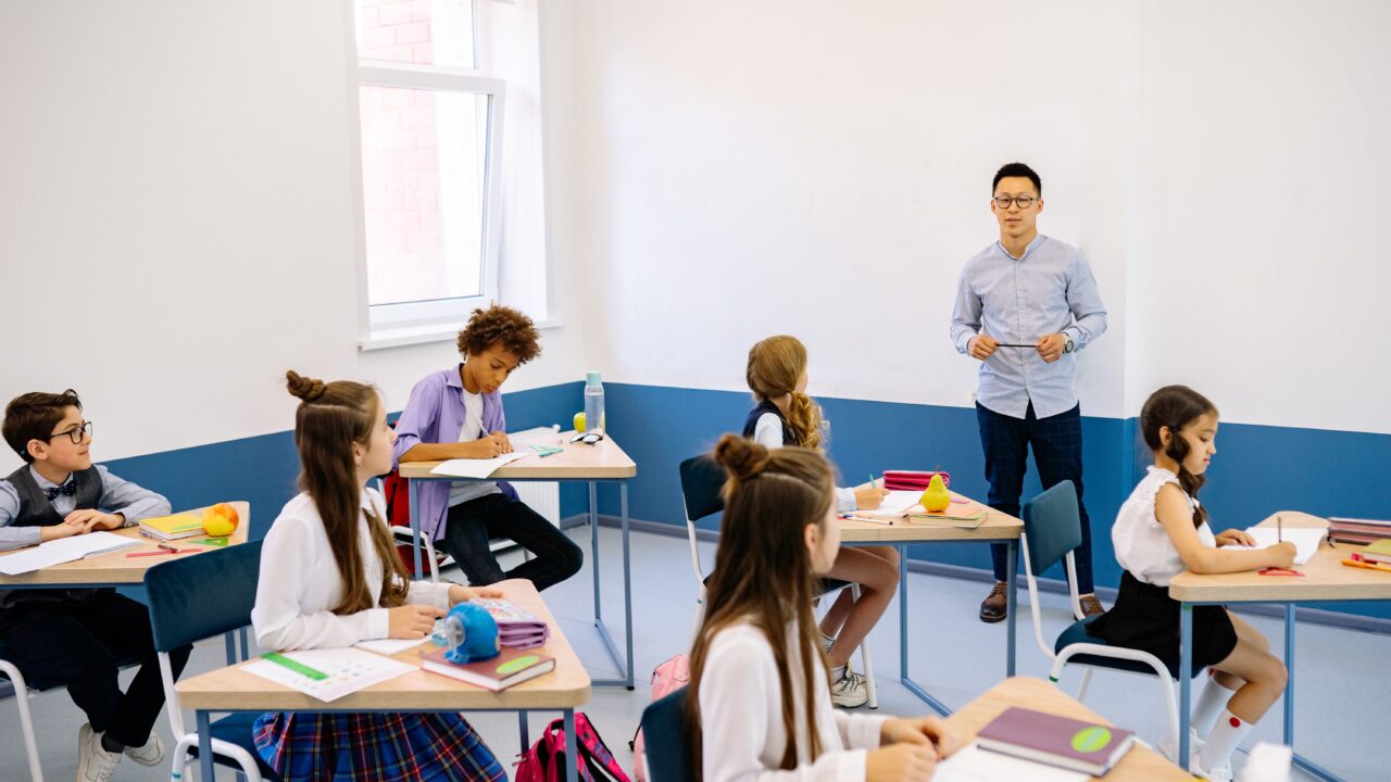 Students With Scattered Minds