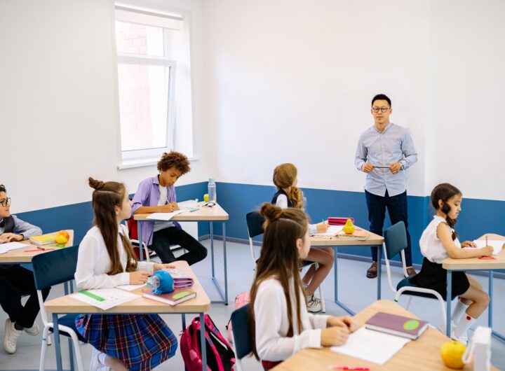 Students With Scattered Minds